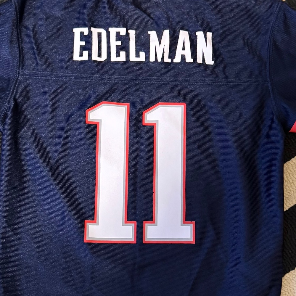 Boys NFL England Patriots Jersey #11 Julian Edelman Size S 6/7 - Picture 4 of 4